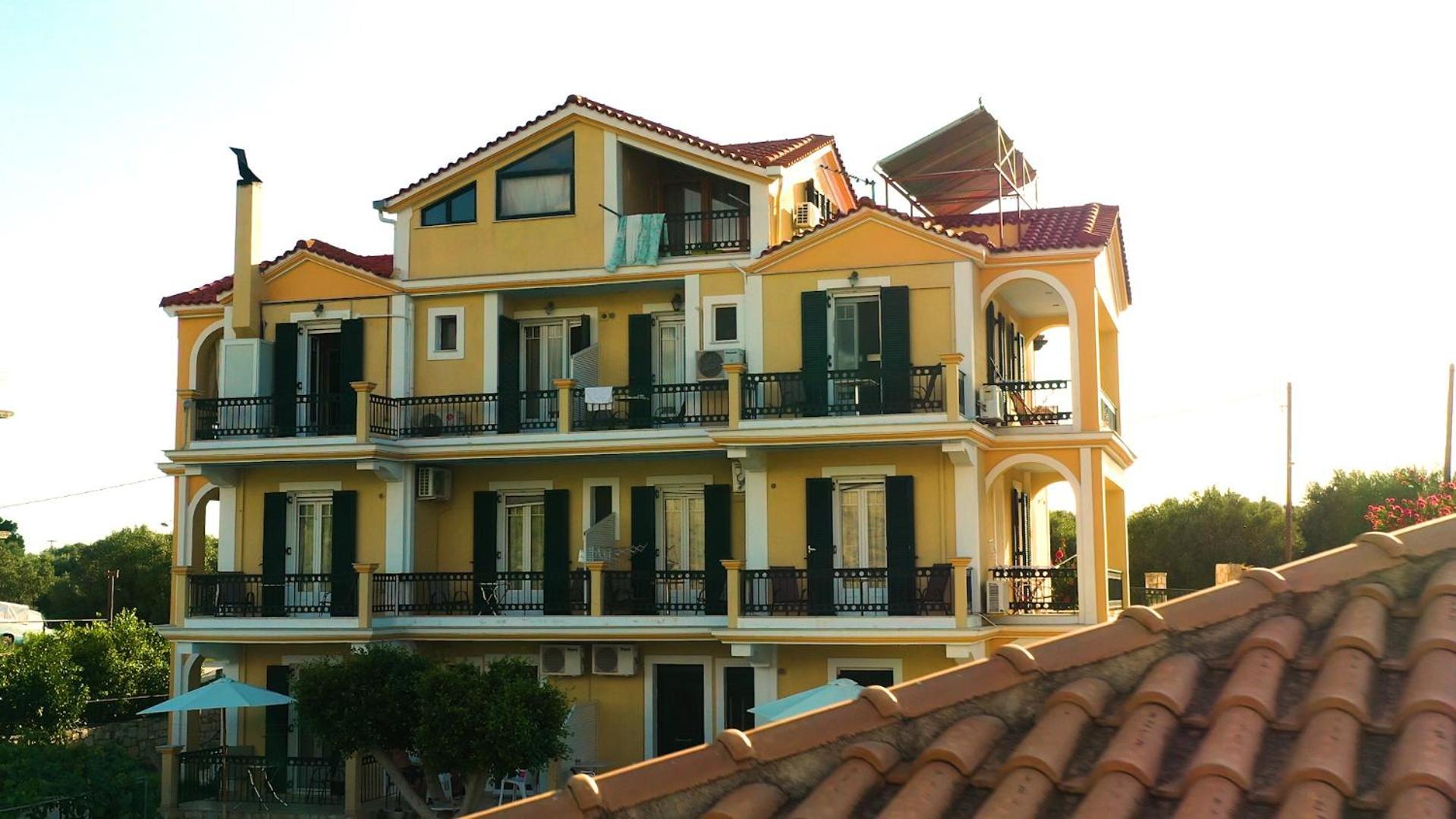 Remenata Apartment Lixouri Exterior photo