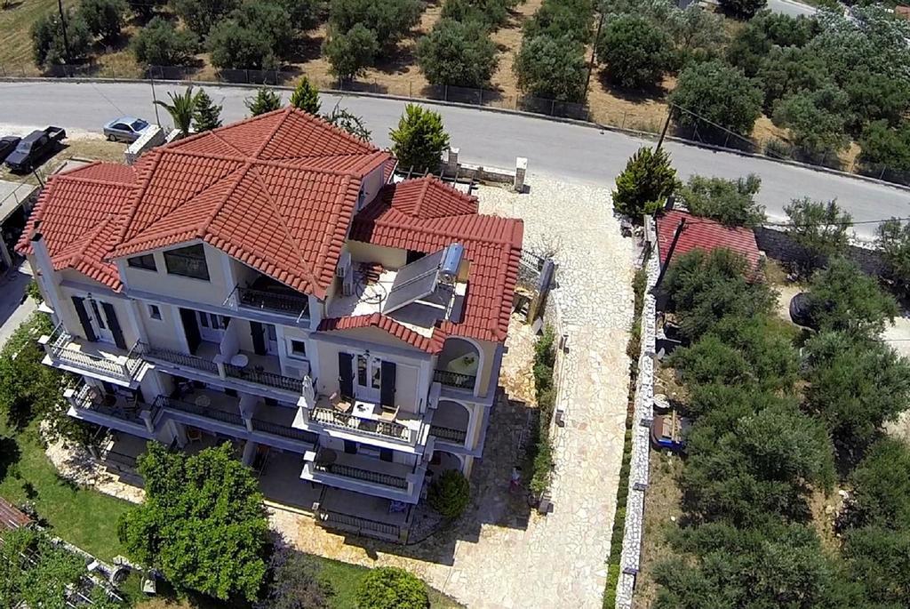 Remenata Apartment Lixouri Exterior photo