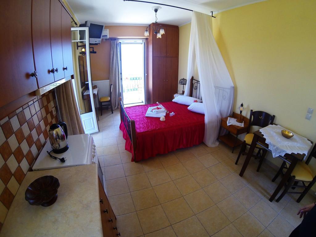 Remenata Apartment Lixouri Exterior photo