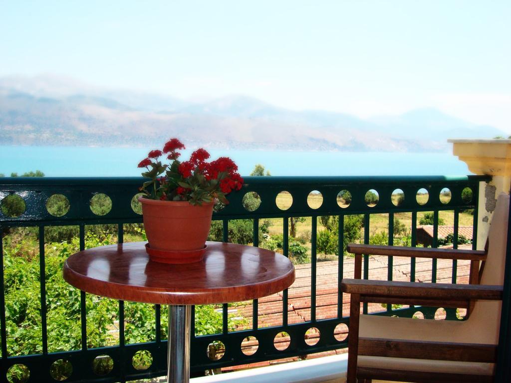 Remenata Apartment Lixouri Exterior photo